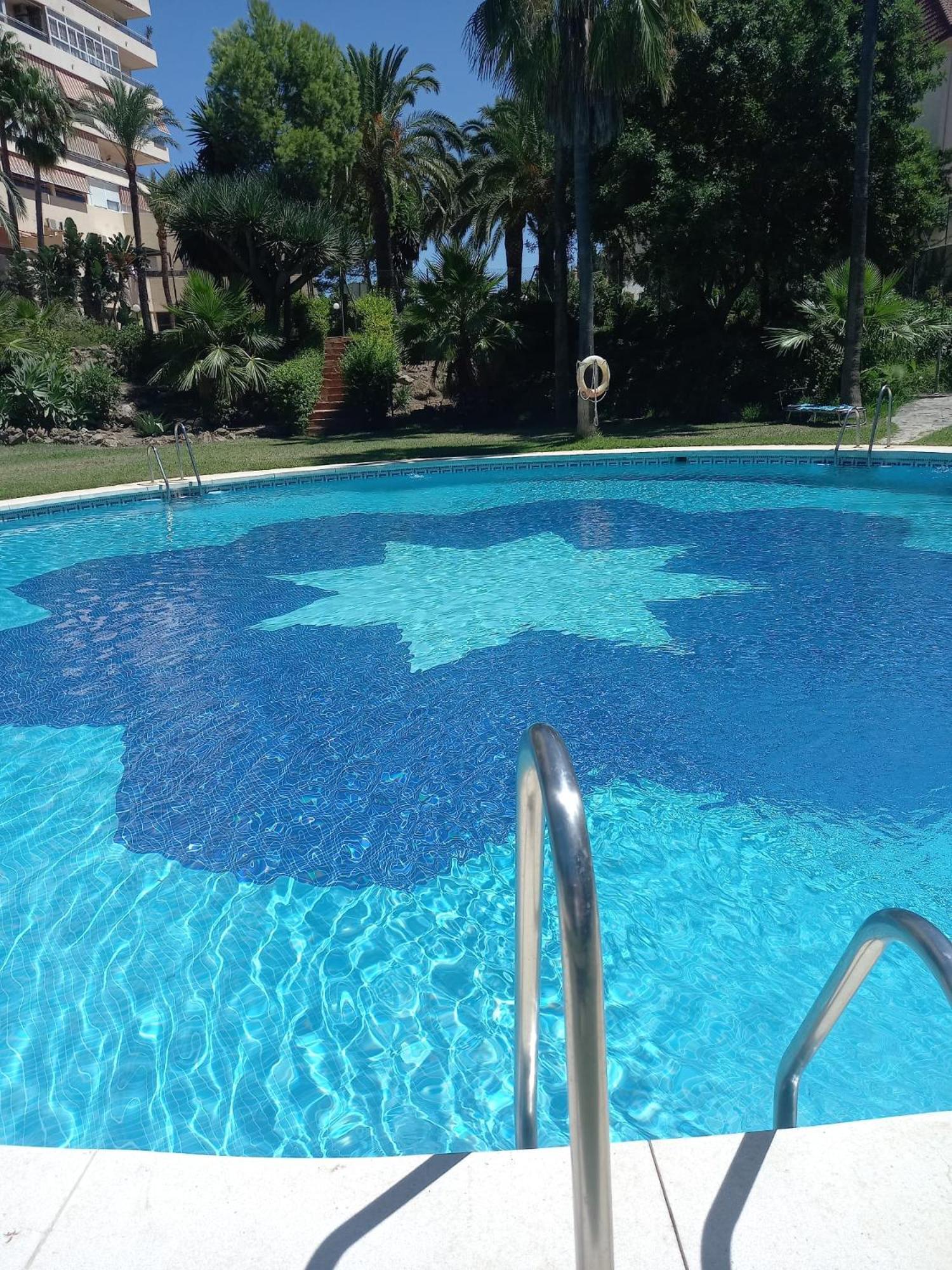 Calido Apartamento Con Gran Terraza Y Vistas A 600 Metros Del Mar ベナルマデナ エクステリア 写真